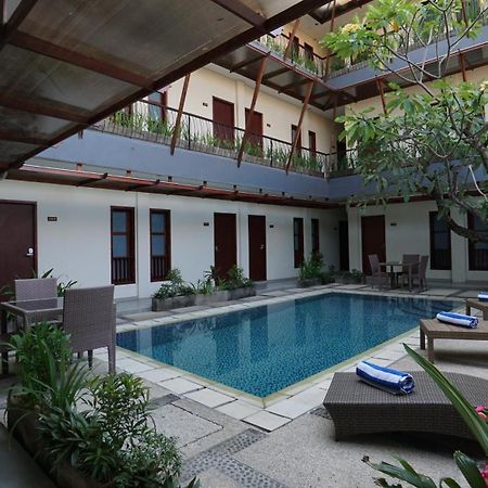 מלון Reddoorz Near Legian Street מראה חיצוני תמונה