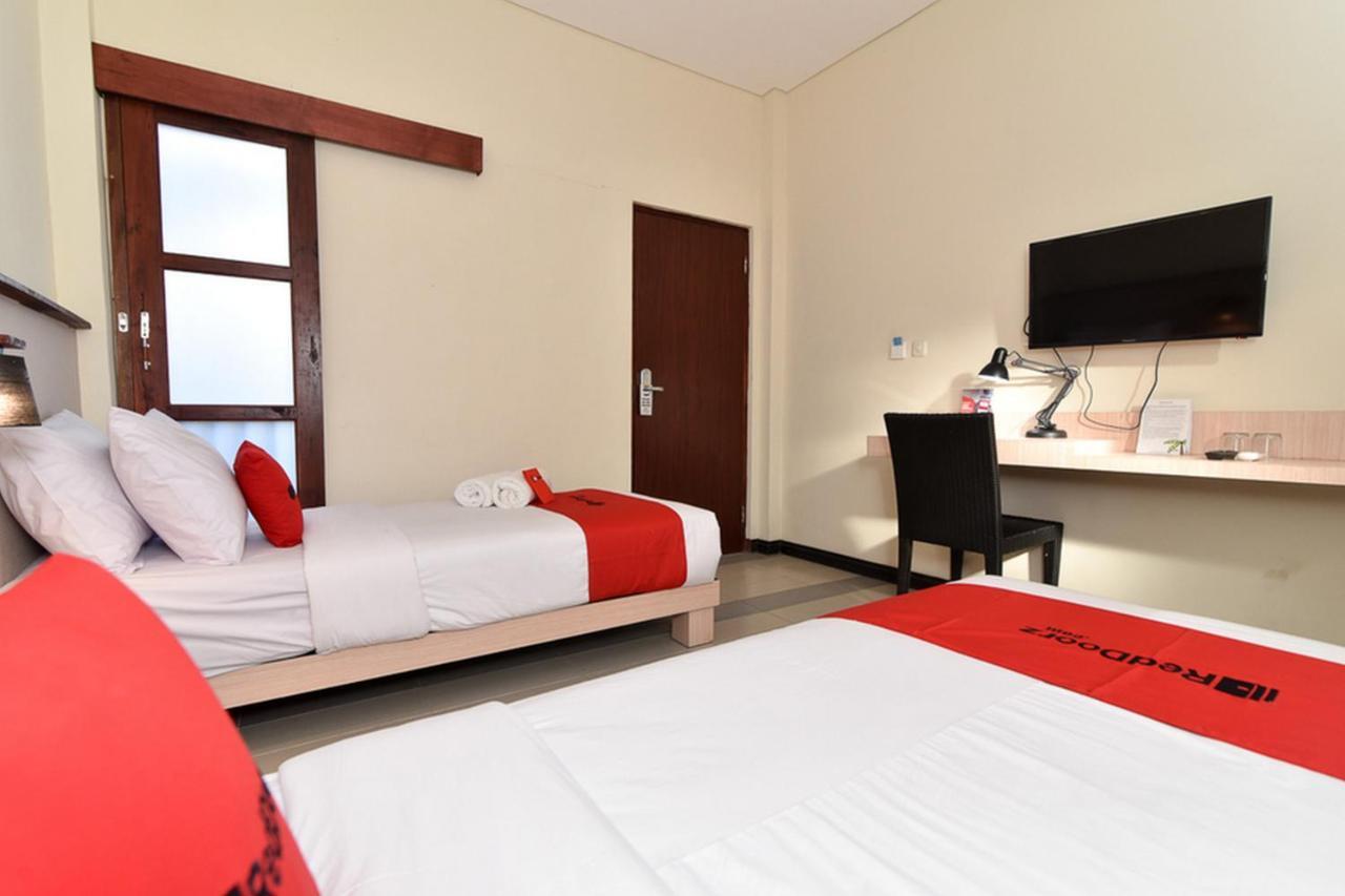 מלון Reddoorz Near Legian Street מראה חיצוני תמונה